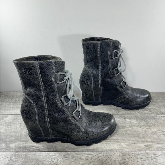 Sorel NL3491 Joan of Arctic Wedge II Women’s Gray Leather Booties Boots Size 8.5 - Picture 1 of 10
